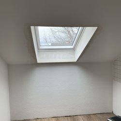 AIS Schlueter Dachdeckerei Dachfenstereinbau Fenster von innen